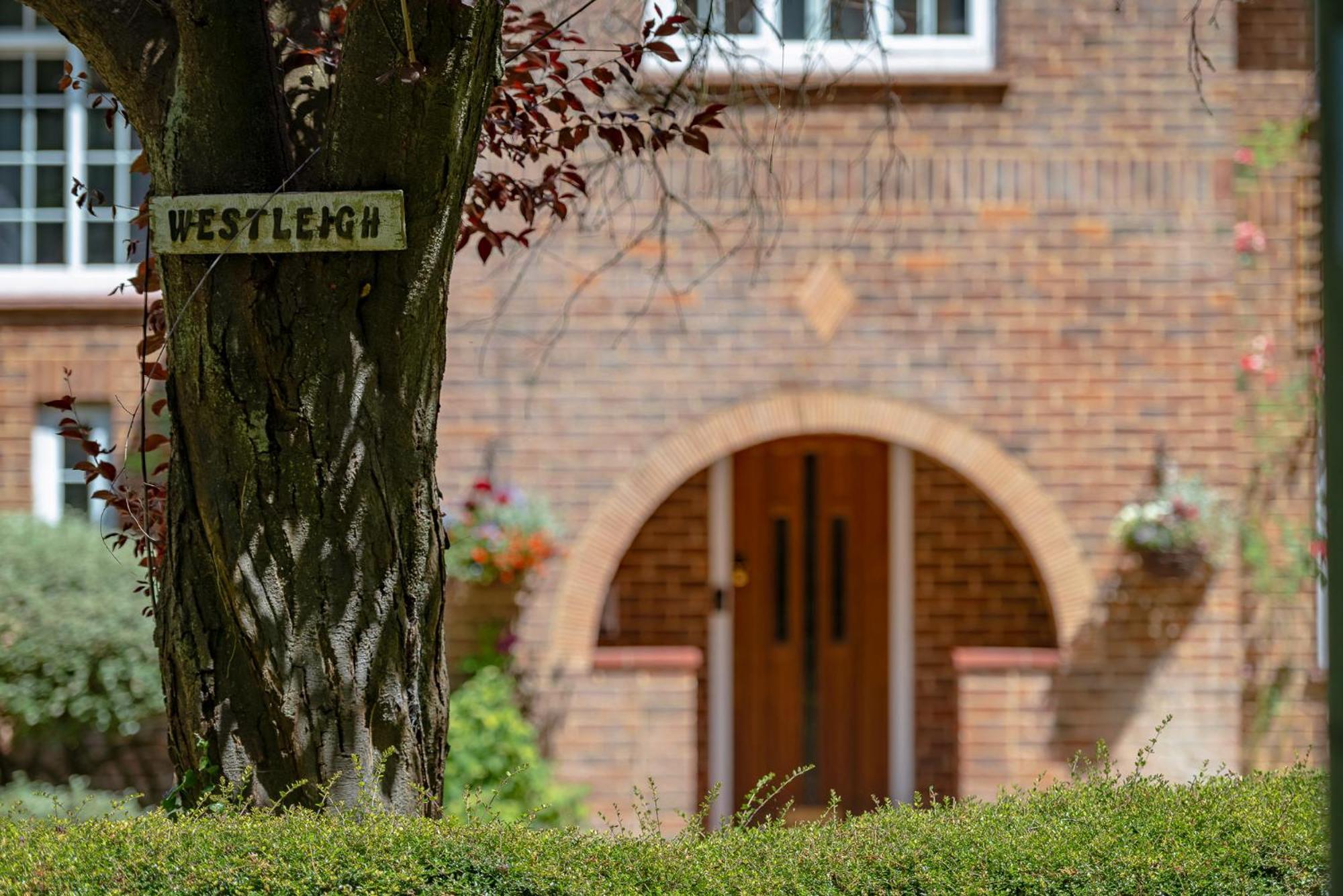 Hotel Westleigh Ashtead Exteriér fotografie
